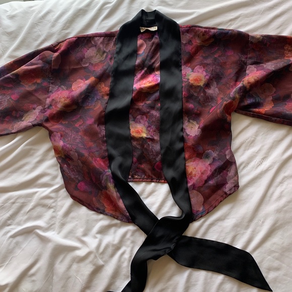 Cropped Kimono - Picture 2 of 2